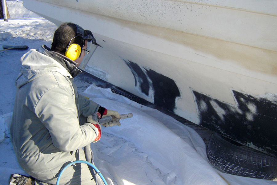 An application of abrasive blasting machine for cleaning boat hulls.